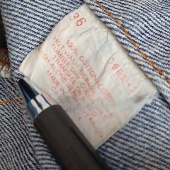 VINTAGE LEVI'S TRUCKER DENIM JACKET SIZE 36 0961-19 MADE IN CANADA - Picture 7 of 16